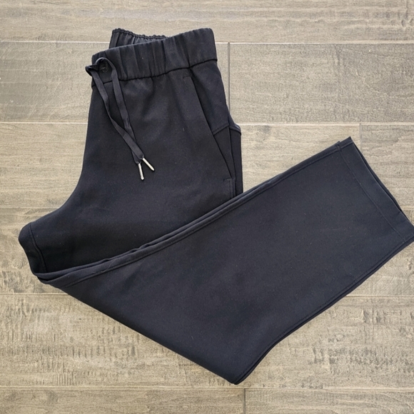 Lululemon Capri On the Fly Crop Pants - Picture 3 of 6